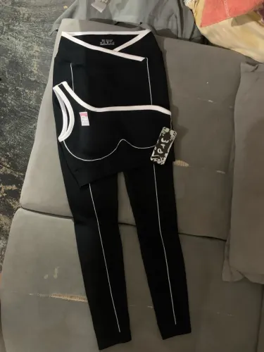 Roupa de academia 