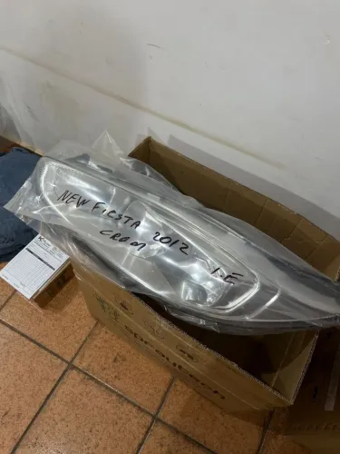 Farol New fiesta cromado 2012
