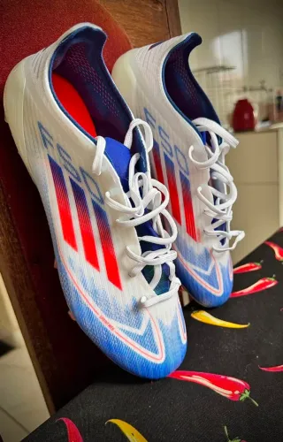 Chuteira F50 advamcement pacht