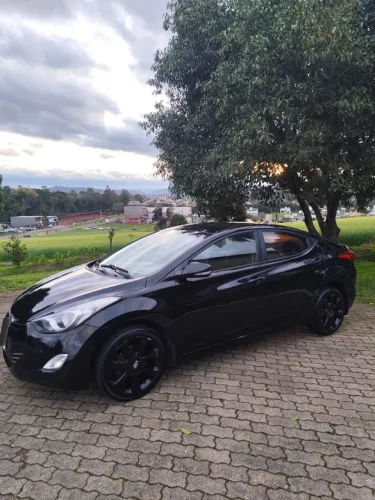 Hyundai Elantra GLS 1.8 16V Aut. 2013