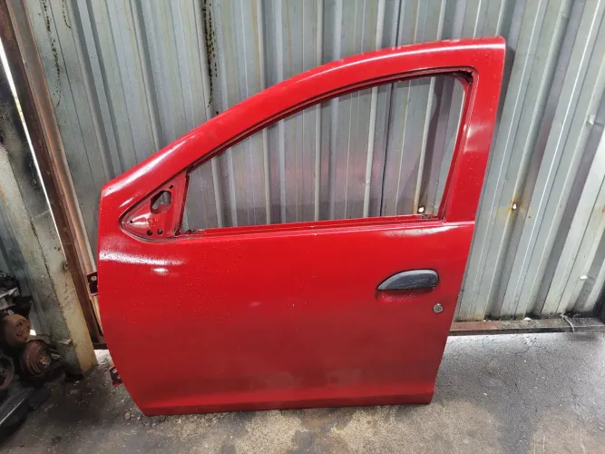 Porta dianteira esquerda renault sandero logan 2015 16 17 18 19 20
