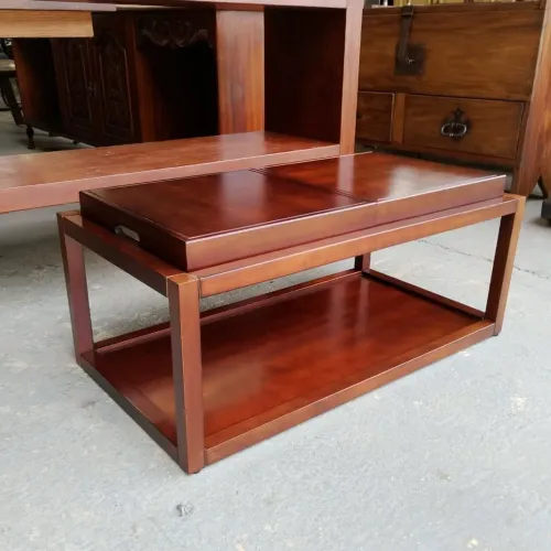 Mesa centro com bandejas