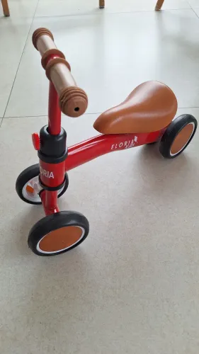 Bicicleta De Equilíbrio Infantil Sem Pedal 1 Ano+ Cor Vermelho