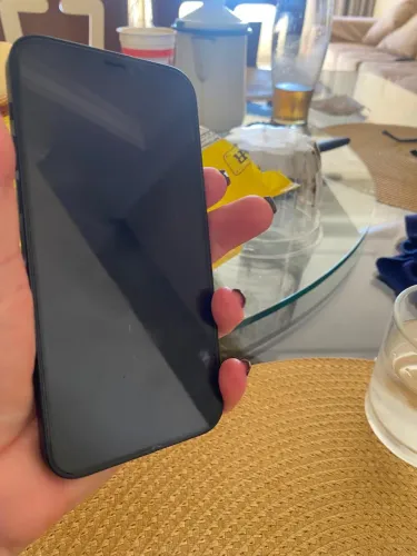 iPhone 12 estado de novo