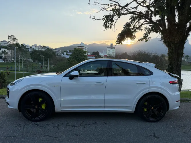 Porsche Cayenne Coupe E-hybrid 3.0 V6 462cv 2021