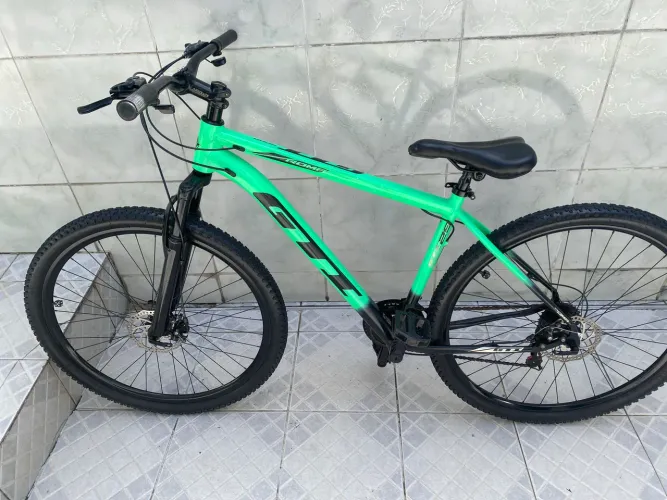 Bicicleta aro 29 com 21 macha e pegar e andar ?