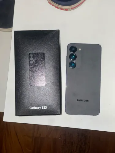 Samsung Galaxy S23 com 256GB Preto Seminovo