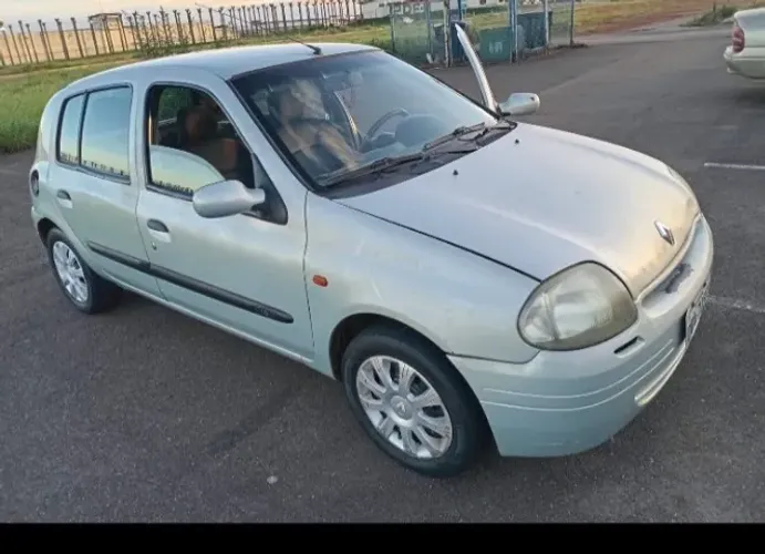 Renault Clio RL / Yahoo/ Authent. 1.0 8V 5P 2001