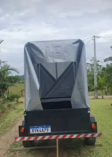 Reboque - com mesa e suporte a lona