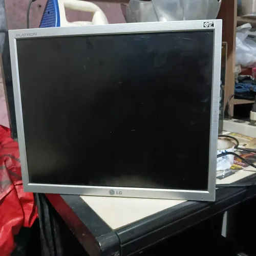 Monitor LG Flatron L1753T-SF 17" - Com Defeito (Conserto ou Peças)