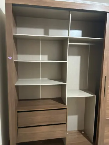 Guarda-roupas casal