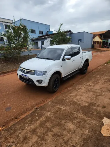 Mitsubishi L200 Triton HPE 3.2 CD TB Int.diesel AUT 2016