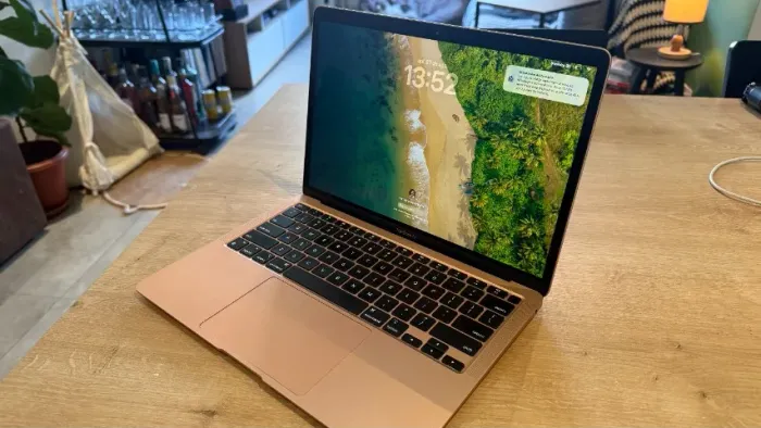 MacBook Air M1 Dourado / 8GB Ram / 256GB de armazenamento