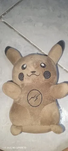 Pelúcia, picachu. 