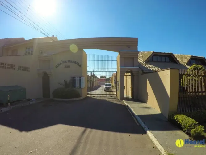 Sobrado à venda em condomínio fechado  Ilha da Madeira