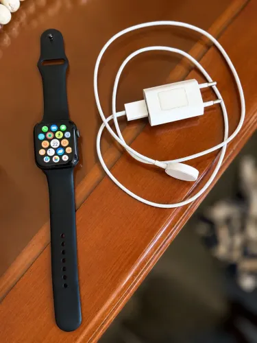 Apple Watch SE 1ª geração, 44 mm, GPS + Cellular
