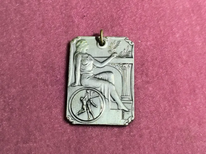 Medalha de vôlei 1971 PIAZZA - colecionador antigo antiquário vintage rústico 