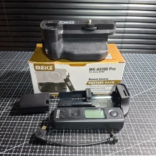 Battery Grip Meike Mk-a6500 Pro Sony A6500 c/ Controle Remoto