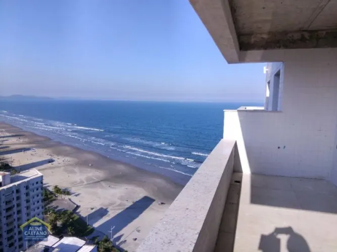 Cobertura em Prédio Frente Mar em Maracanã -3 dorms!