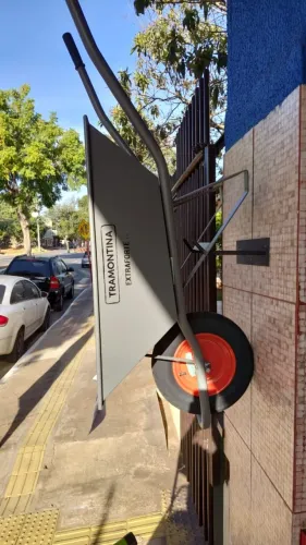 Carrinho de mão extra forte Tramontina
