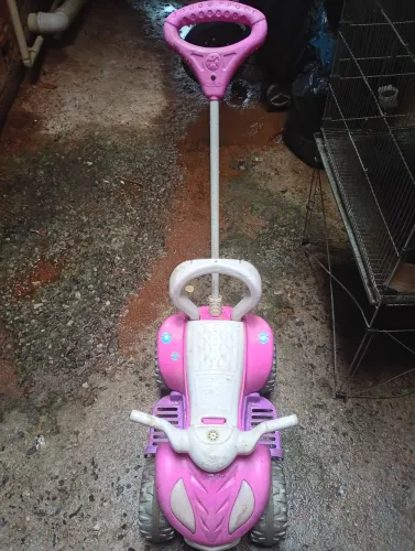 Carrinho a mão de criança