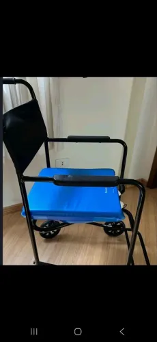 Cadeira de banho com assento sanitário . Produto ortopédico/ pós operatório/ geriatrico 