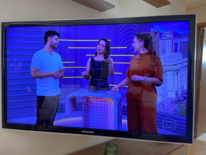 TV Samsung 40 polegadas com Amazon Stick para ficar Smart