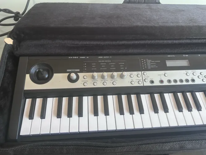 Teclado Sintetizador Korg Microstation