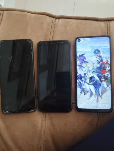 3 celulares Samsung