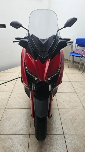Vendo xmax 23/23 estado de nova ,nunca teve sinistro.