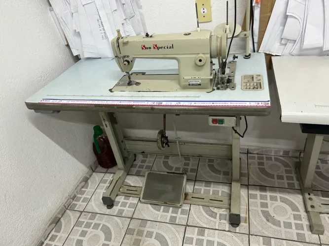Máquina de costura
