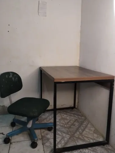 escrivaninha + cadeira de escritório (venda casada)
