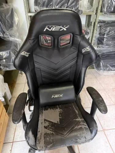 Cadeira Gamer DXRacer NEX Preta com Almofada Lombar