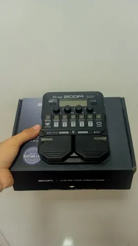 Pedaleira zoom g1four