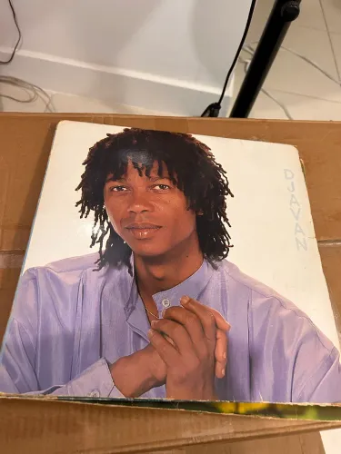 Disco com encarte original Djavan