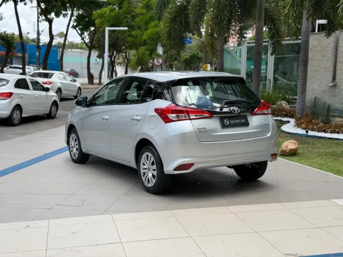 Toyota Yaris XL 1.3 Flex 16V 5P Aut. 2022
