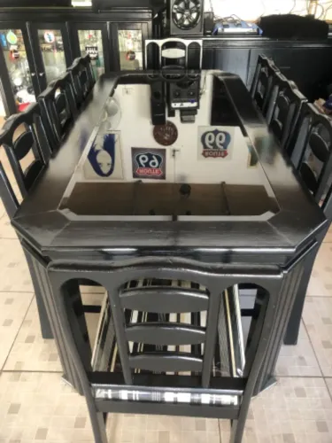 Mesa de jantar retangular com 8 cadeiras