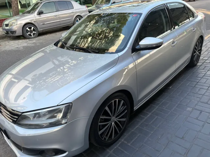 Volkswagen Jetta Highline 2.0 TSI 16V 4P Tiptronic 2013