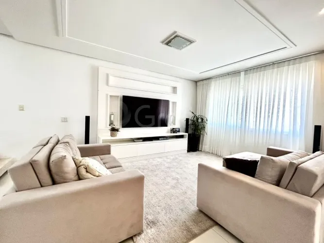 Casa de 325m² com 5 quartos sendo 1 suite na Carvoeira