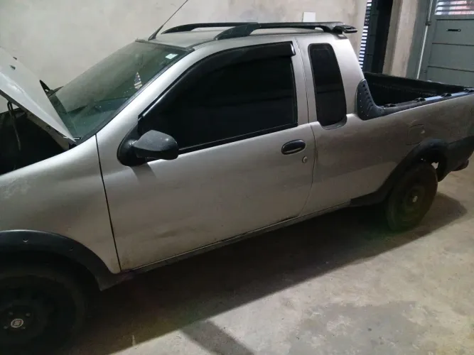 Fiat Strada Working 1.5 MPI 8V CE (álcool) 2002
