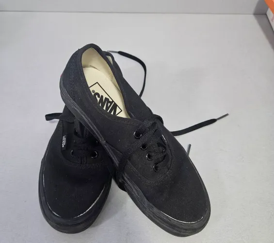 Vendo tenis Vans Authentic Black Black
