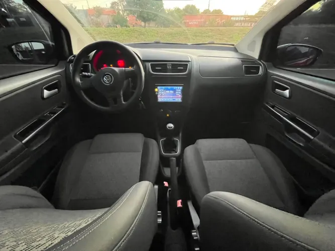 Volkswagen Fox 1.0 MI Total Flex 8V 5P 2013