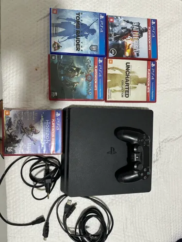 PS4 Slim 1TB + 6 jogos + controle original ?