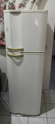 Geladeira Electrolux Frost Free Duplex - 260 L - DF34