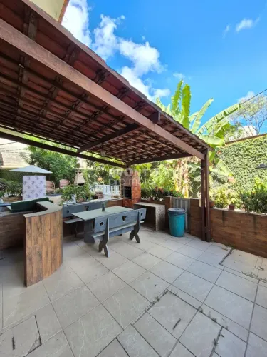 Casa com 4 quartos em Caxangá