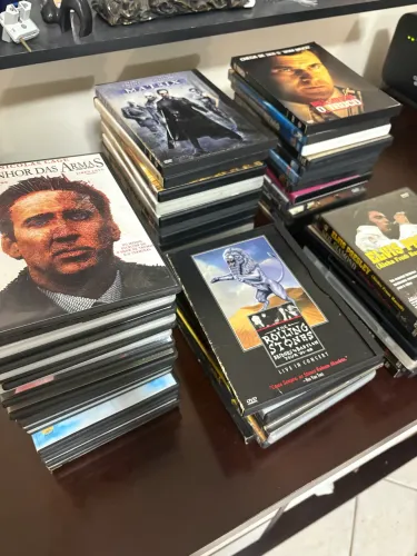 LOTE COM MAIS DE 70 DVDs - Filmes, Shows e Musicais | Originais e Não Originais
