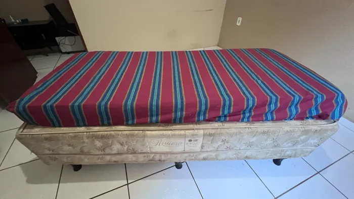Cama box de solteiro com colchão