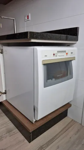 Lavadora de louças Brastemp 8 serviços 220V. Motivo mudança.