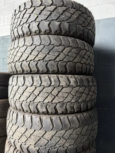Pneus 275/65/18 marca importado semi novo