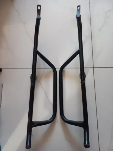 Protetor de carenagem pra pop, e bagageiro da fan 160, pra vender.